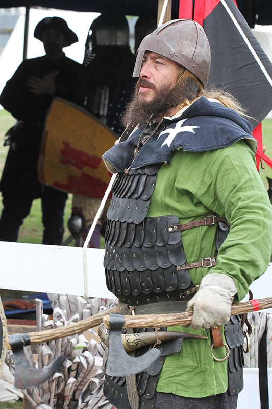 Medieval Market : Swords and Armour : Medieval Fighting : Levin : New Zealand : Richard Moore : Journalist : Photographer :